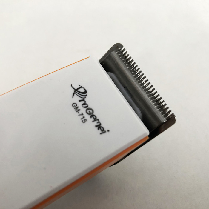 Машинка для стрижки GEMEI GM-715