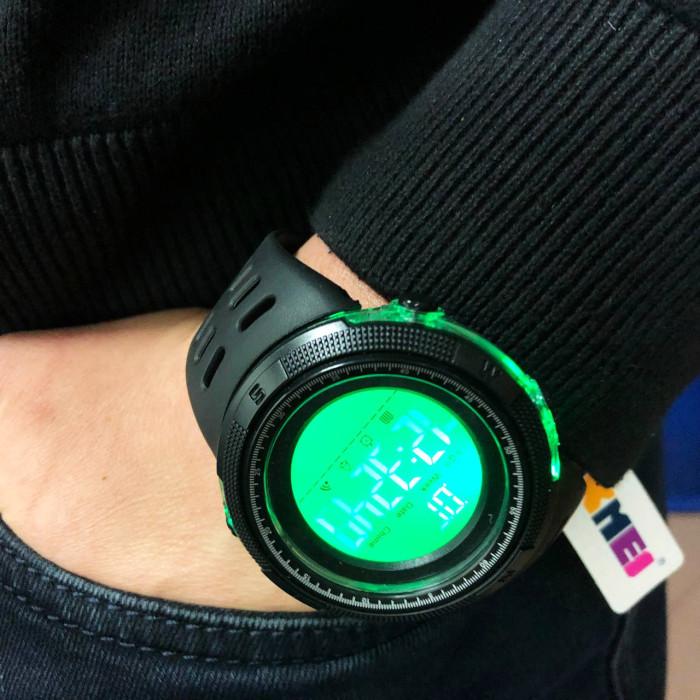 Годинник наручний чоловічий SKMEI 2070BKWT BLACK-WHITE, водостійкий тактичний годинник. Колір: чорний