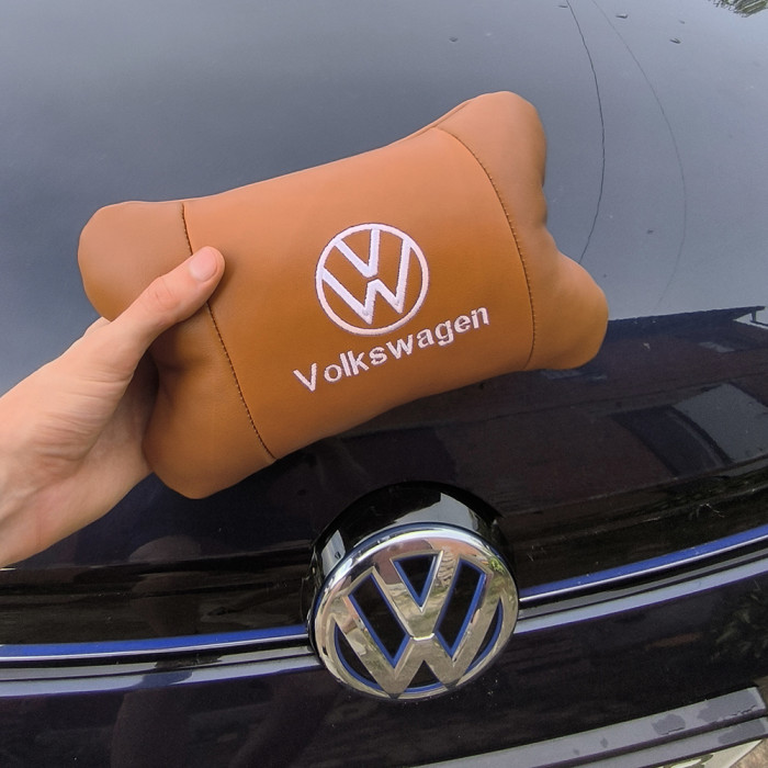 Набір подушок 2шт для автомобіля Volkswagen, з натуральної коричневої шкіри. Подушки на підголовник