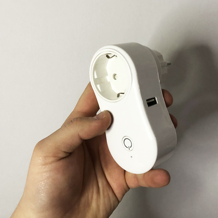 Вай-Фай розетка з USB Wi-Fi socket