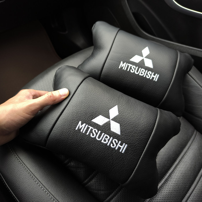 Подушки Mitsubishi з натуральної шкіри, Автоподушки на підголовник + шкіряний брелок з логотипом