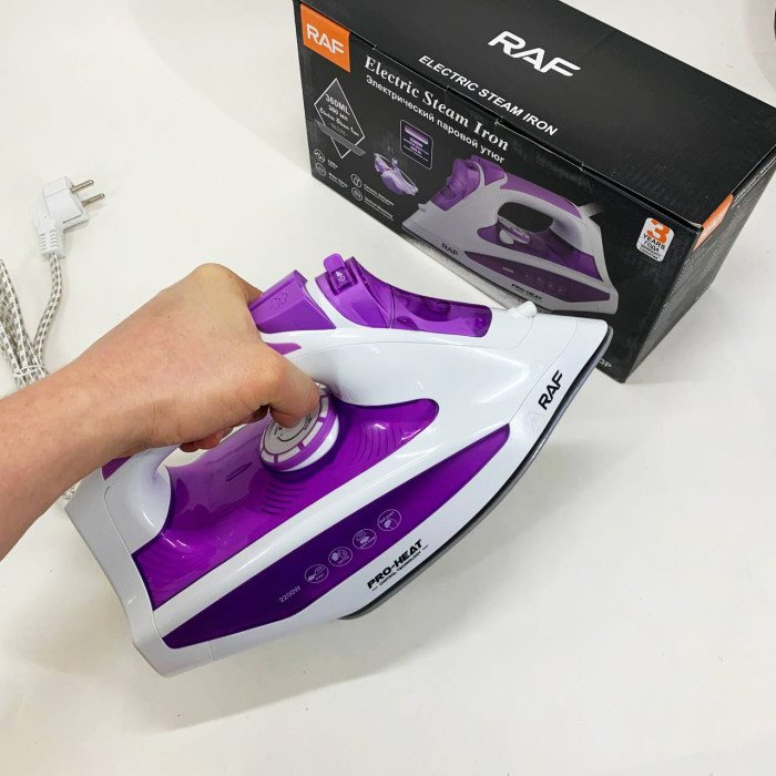 Праска з керамічною підошвою RAF R.1233 потужність 2200Вт 320 мл purple
