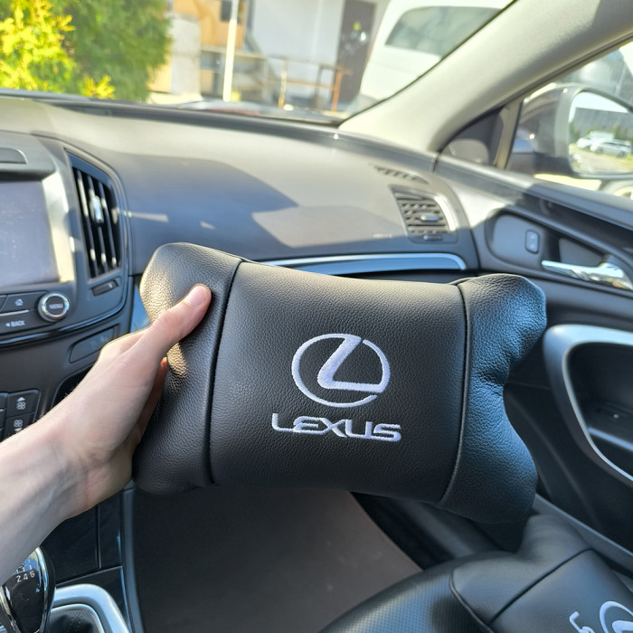 Набір автоподушок Lexus шкіра Італія+ подарунок, Автоподушки Лексус з вишивкою