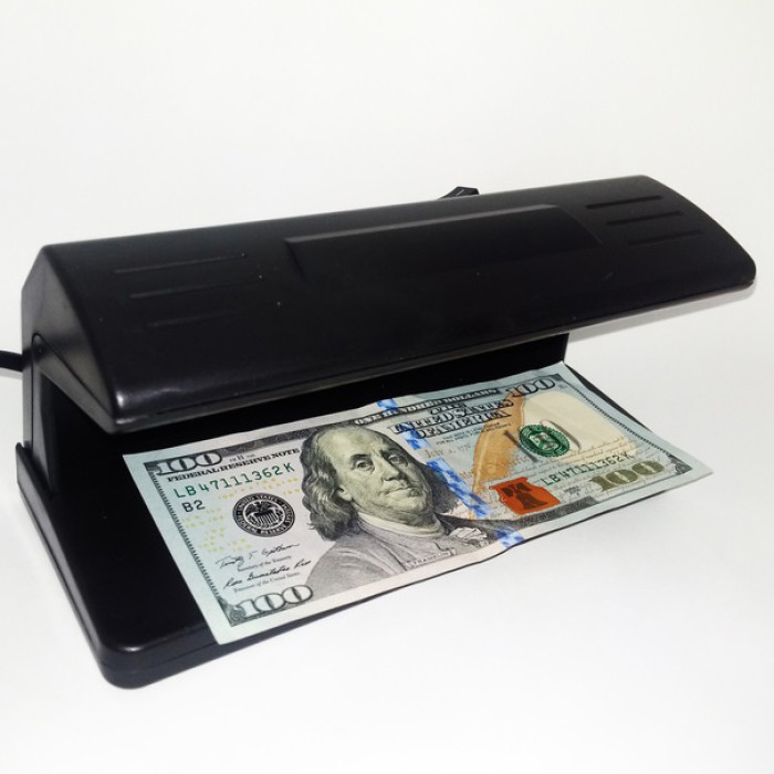 Детектор валют ультрафіолетовий Counterfeit Money Detector UV Ultraviolet Light 318
