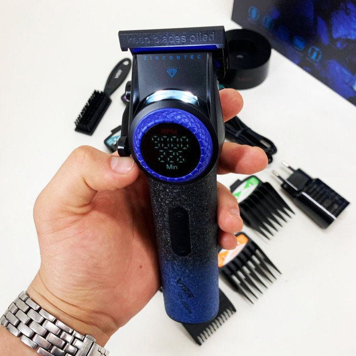 Професійна машинка для стрижки волосся VGR V-001 BLUE з дисплеєм 9000 об/хв та 10 насадками 1,5-24 мм