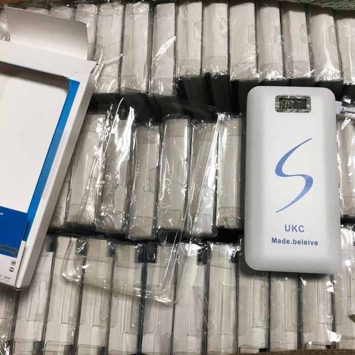 Портативне мобільне заряджання Power Bank 30000/9600mAh UKC, Умб зарядне power bank. Колір: білий