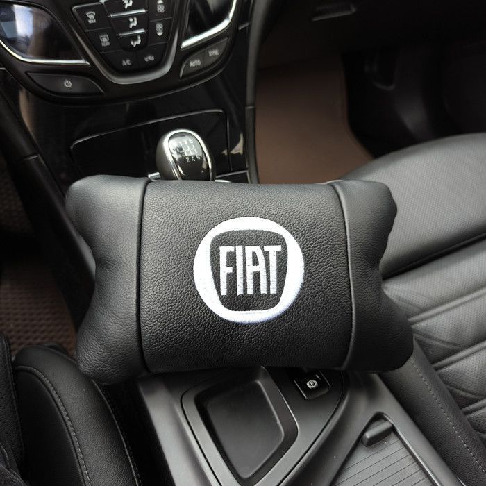 Набір подушок Fiat з натуральної шкіри + вишивка логотипу та шкіряний брелок у подарунок