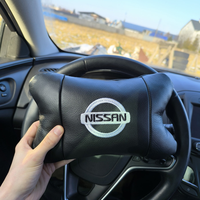 Подушки в авто 2 шт Nissan, натуральна шкіра, з логотипом Ніссан, на підголівник для вашої машини