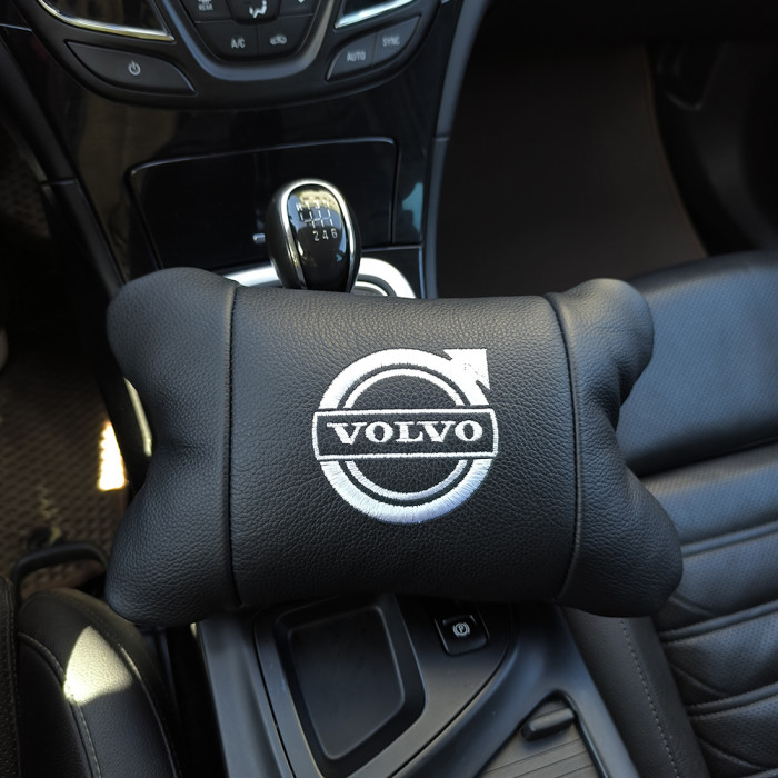 Набір шкіряних подушок Volvo + брелок у подарунок, Автоподушки Volvo з вишивкою