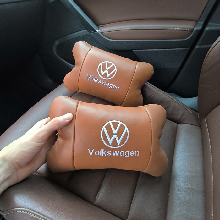 Набір подушок 2шт для автомобіля Volkswagen, з натуральної коричневої шкіри. Подушки на підголовник
