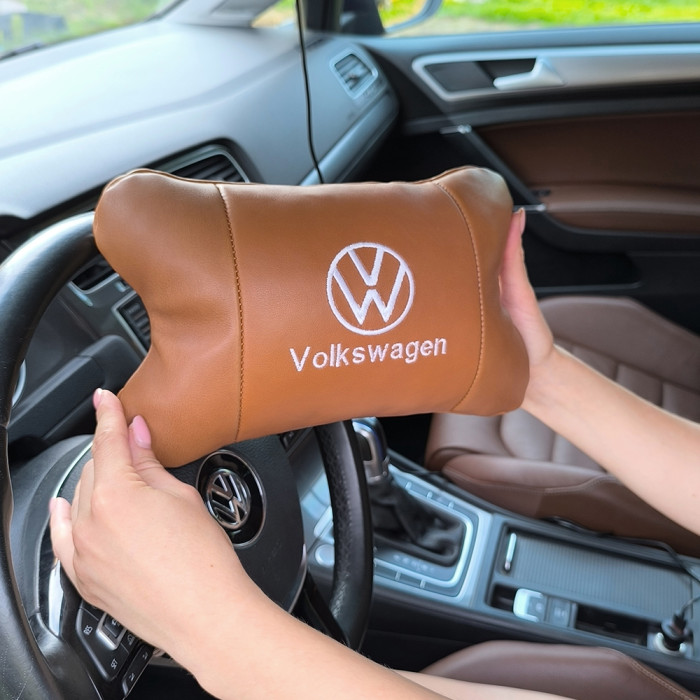 Набір подушок 2шт для автомобіля Volkswagen, з натуральної коричневої шкіри. Подушки на підголовник