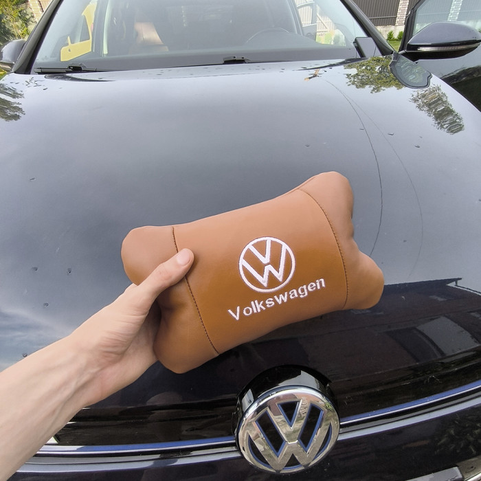 Набір подушок 2шт для автомобіля Volkswagen, з натуральної коричневої шкіри. Подушки на підголовник